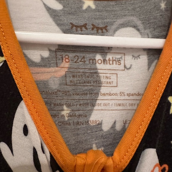 Little Sleepies LS Zippy long sleeve pajamas in Halloween Ghost Print, 18-24 M - Picture 5 of 5